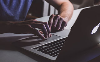 开云体育平台APP-亚平宁月光下的叹息：当蓝色浪漫遇冷酷高卢铁蹄