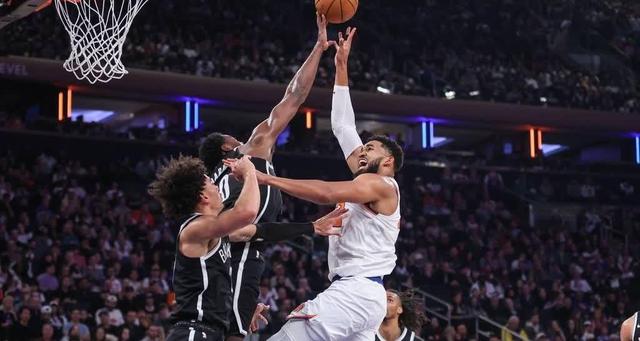 开云体育登录-上海队逆转四川队，莫兰特统治全场